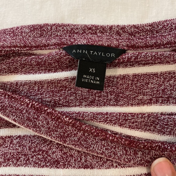 Ann Taylor XS Tunic - Picture 3 of 4